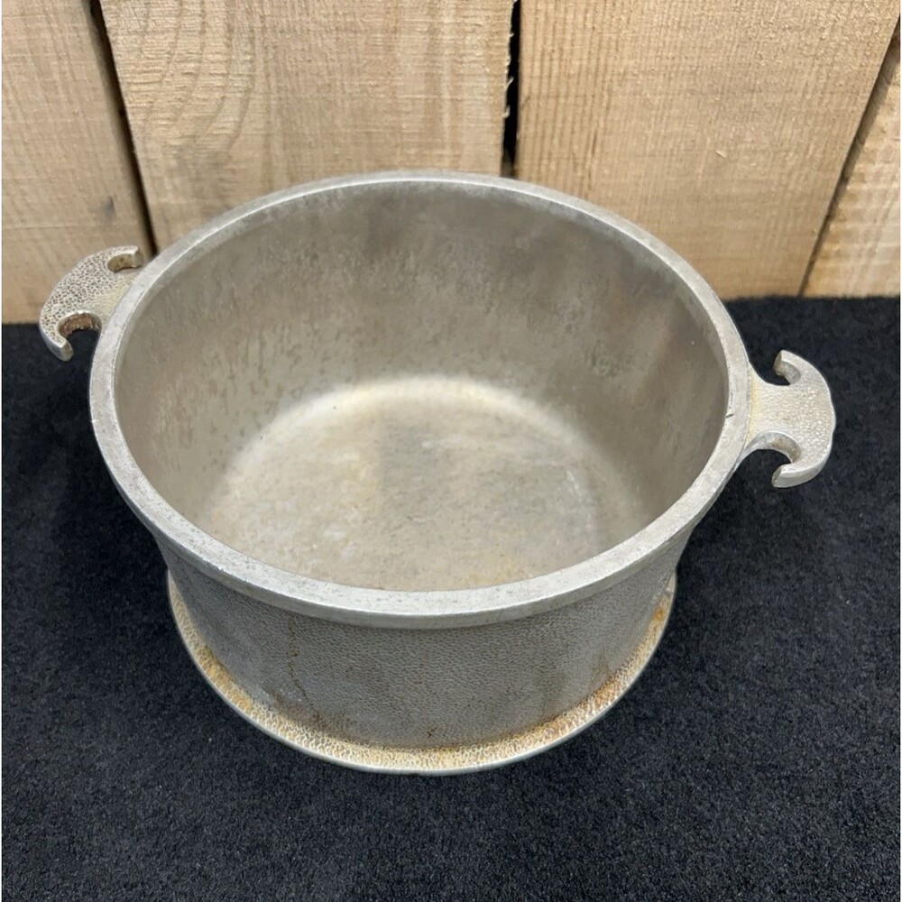 Vintage Guardian Service Hammered Aluminum 9" X 4.5" Pot-Pan -Roaster-Fryer